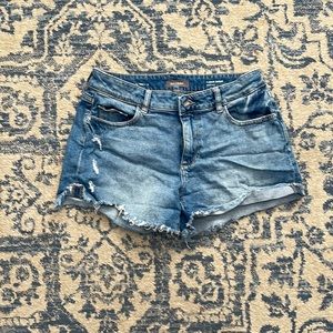 DL1961 karlie shorts. Waist 15, Rise- 9